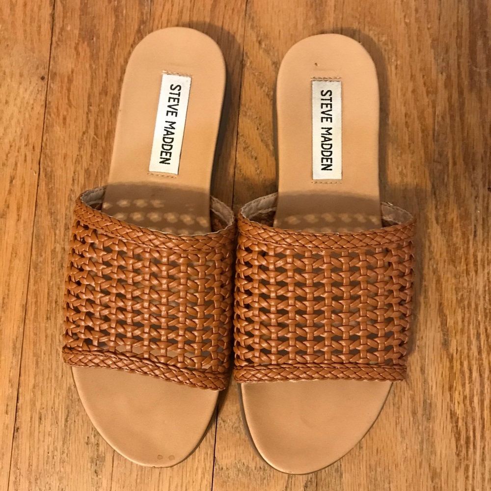 Steve Madden slip on sandals